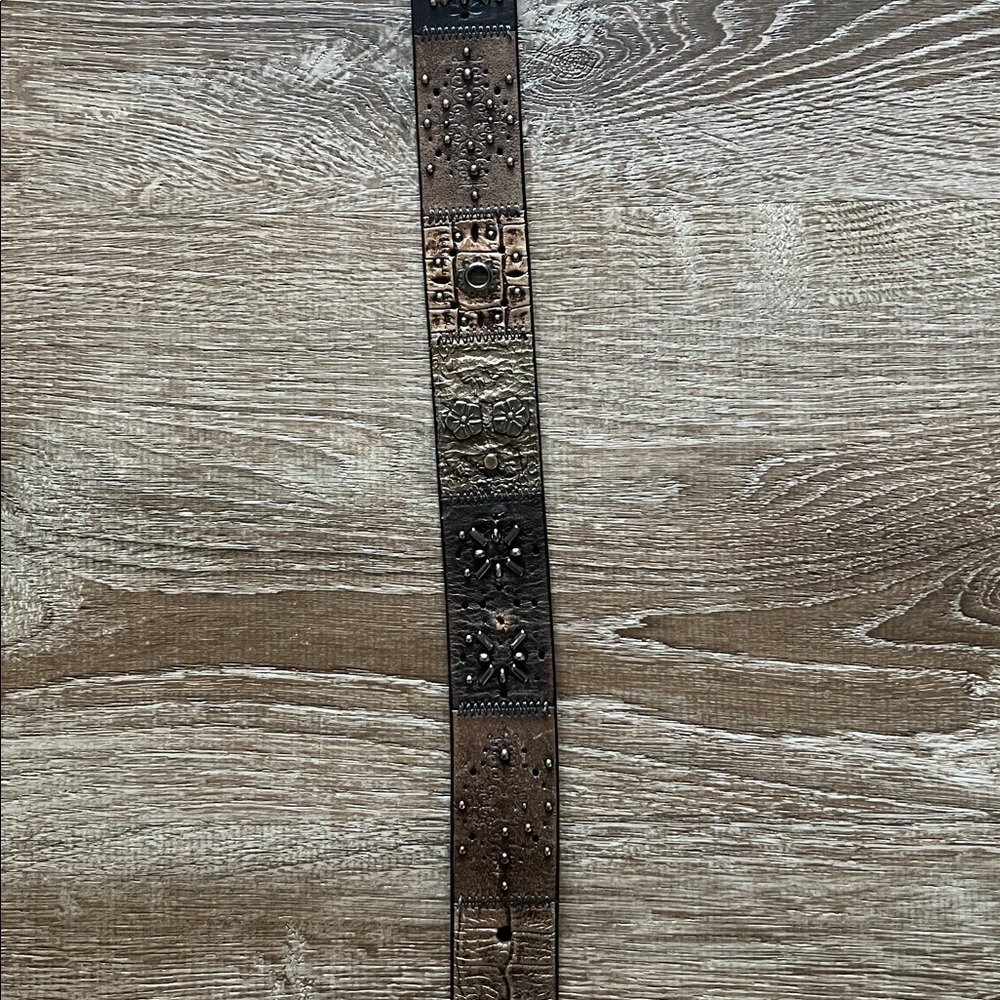 Fossil Metallic Embossed Patchwork Leather Belt Size L - Picture 6 of 9